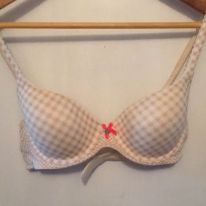 Body by Victoria’s Secret bra